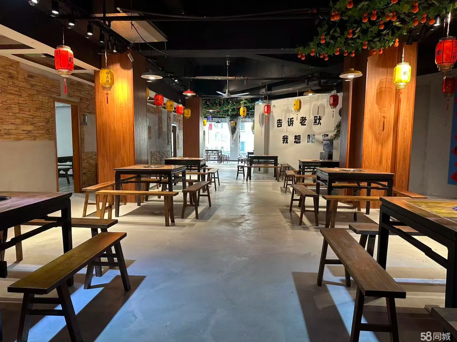 （转让）十字路口玻璃幕墙采光好